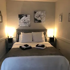 https://letape-appartement-pres-voie-verte-randonnees.hotels-rhonealpes.com